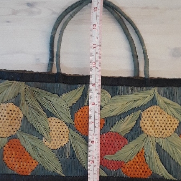 Handcrafted Multicolor Straw Tote Bag - Picture 4 of 5